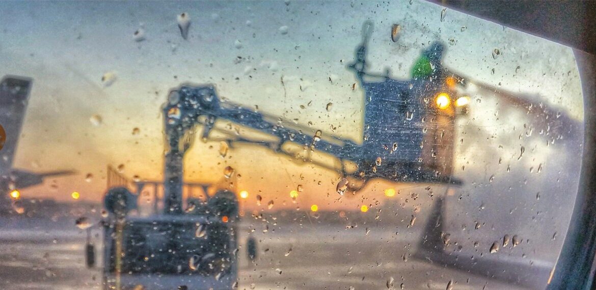 private jet de-icing